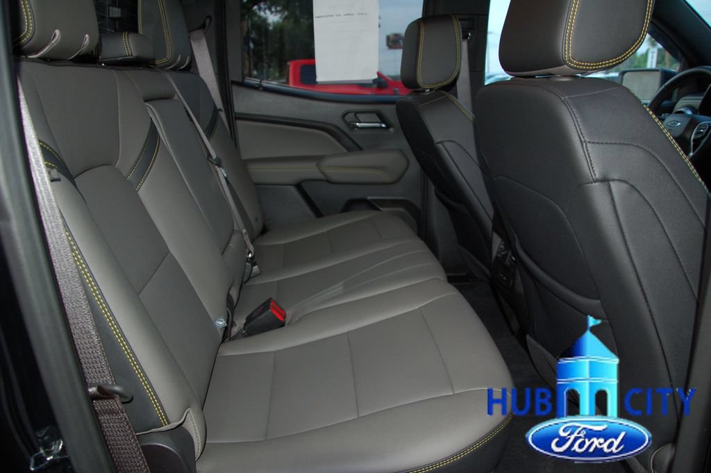 Used 2025 Chevrolet Colorado ZR2 w/ Midnight Edition AWD/4WD image 14