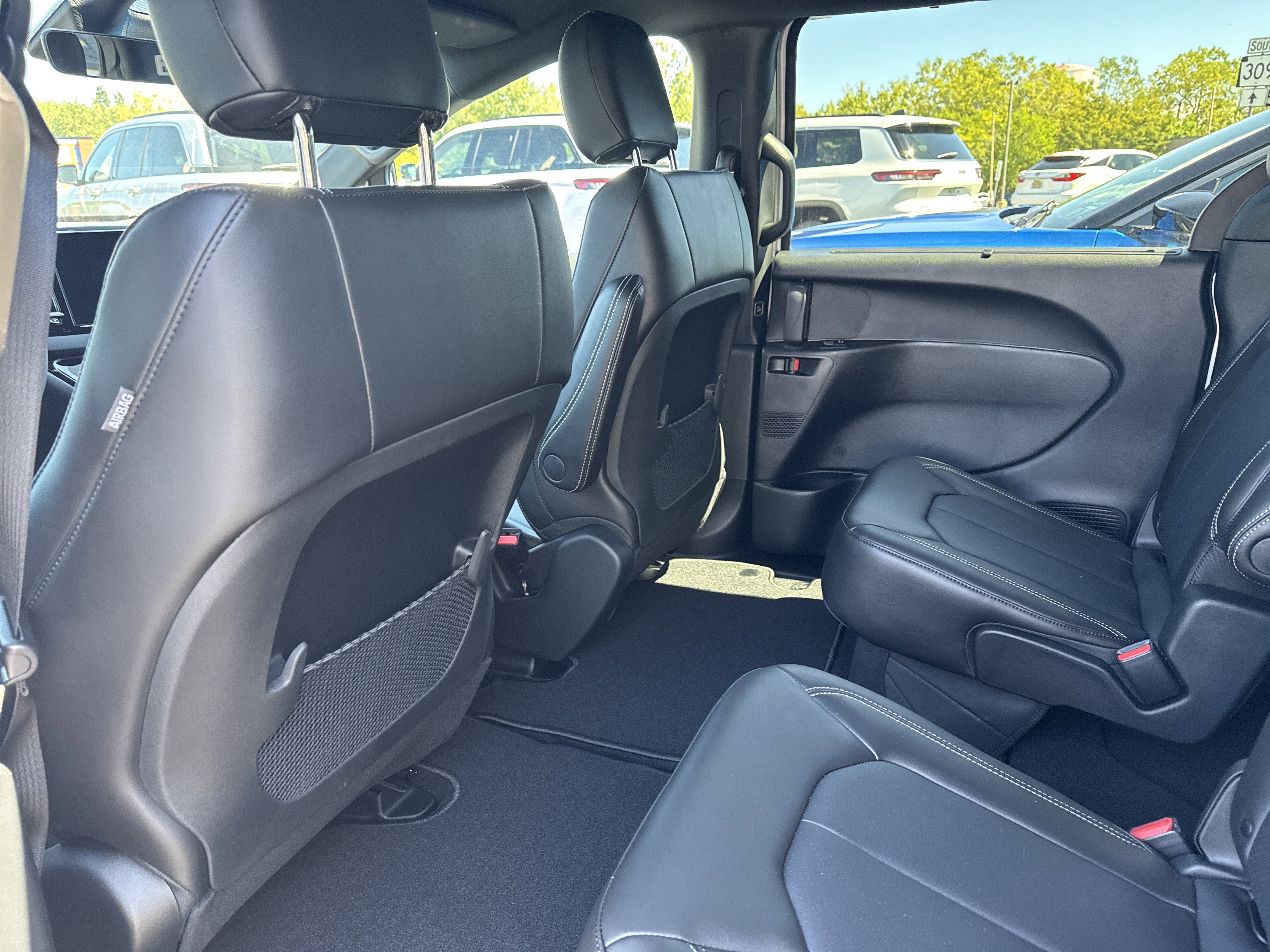 New 2026 Chrysler Voyager LX image 13