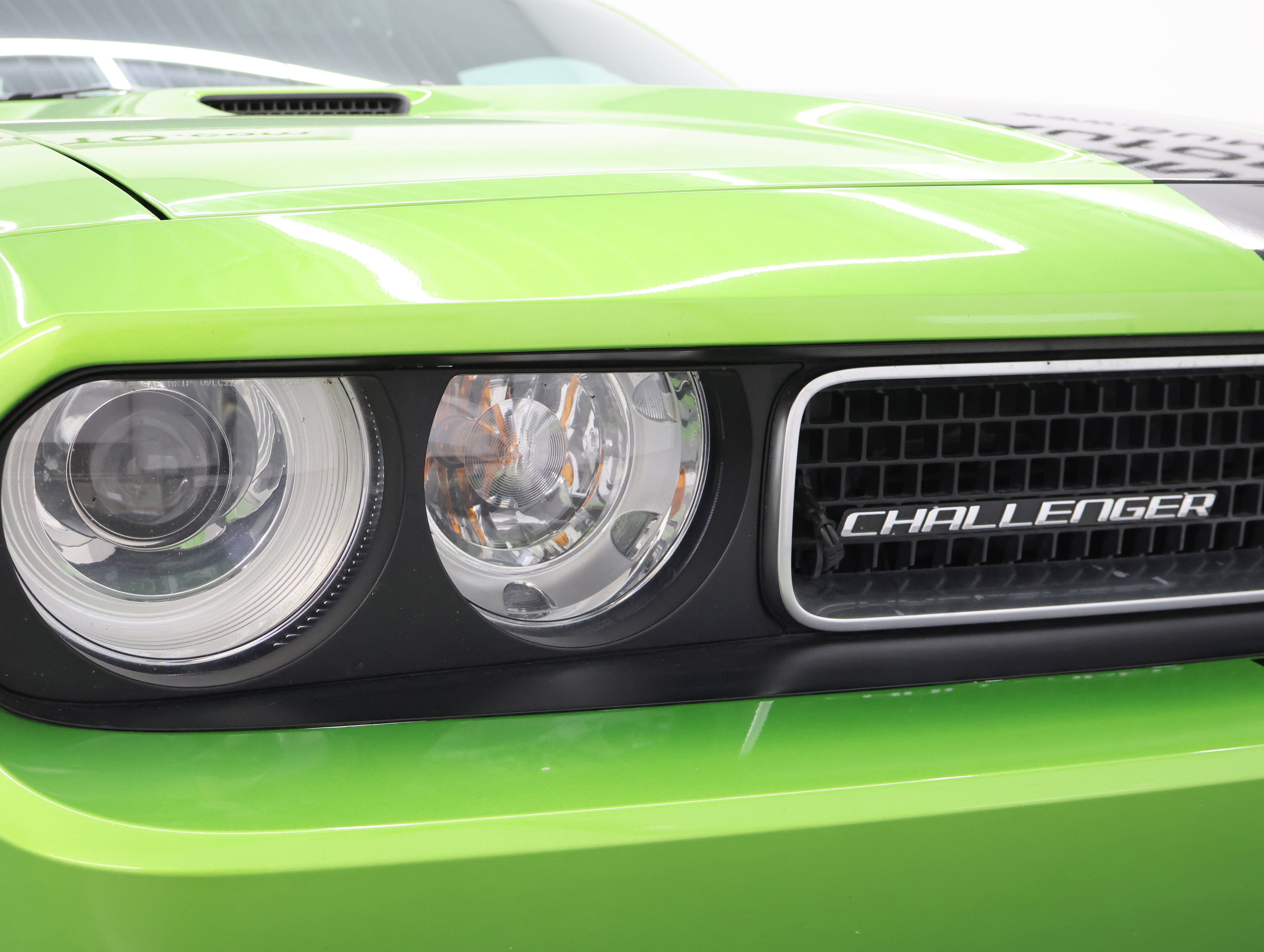 Used 2011 Dodge Challenger SRT8 w/ Green w/Envy Group image 22