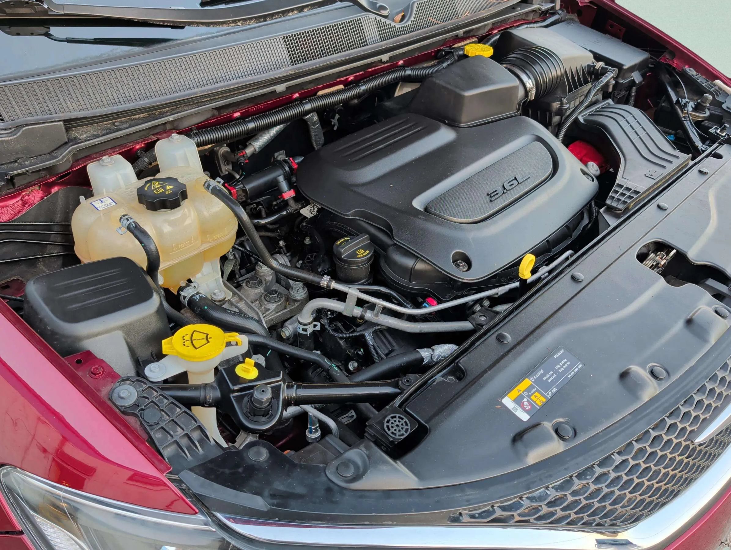 Used 2020 Chrysler Pacifica Touring-L FWD image 36