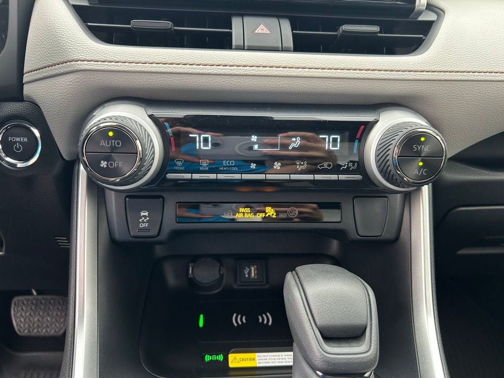 Used 2025 Toyota RAV4 XLE image 39