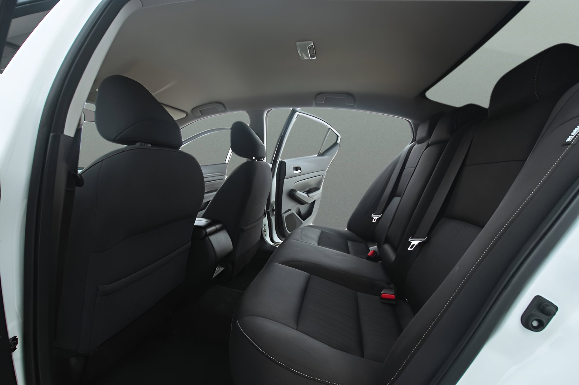 Used 2019 Nissan Altima 2.5 S FWD image 14