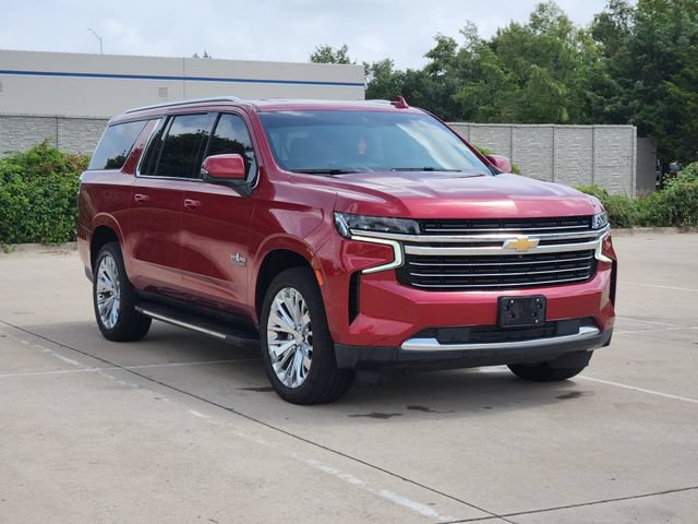 Used 2021 Chevrolet Suburban LT w/ LT Signature Package RWD image 3