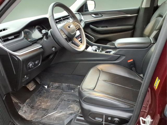 Used 2024 Jeep Grand Cherokee L Limited w/ Luxury Tech Group II image 11