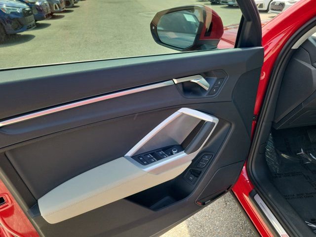 Certified 2025 Audi Q3 2.0T Premium Plus w/ Premium Plus Package image 18