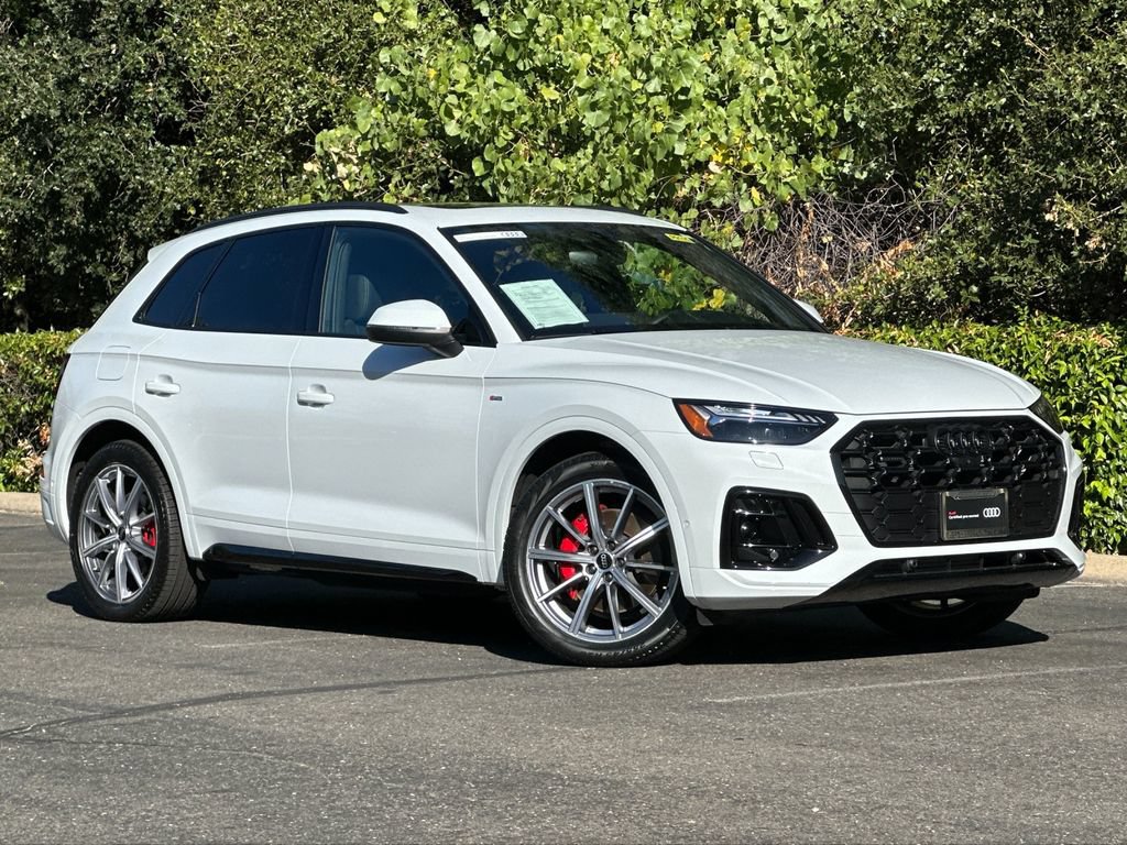 Certified 2024 Audi Q5 e Prestige w/ Prestige Package AWD/4WD image 2