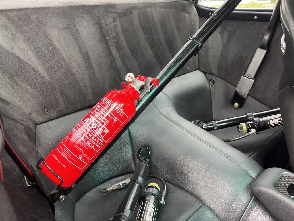 Used 1995 Porsche 911 Carrera 4 image 37