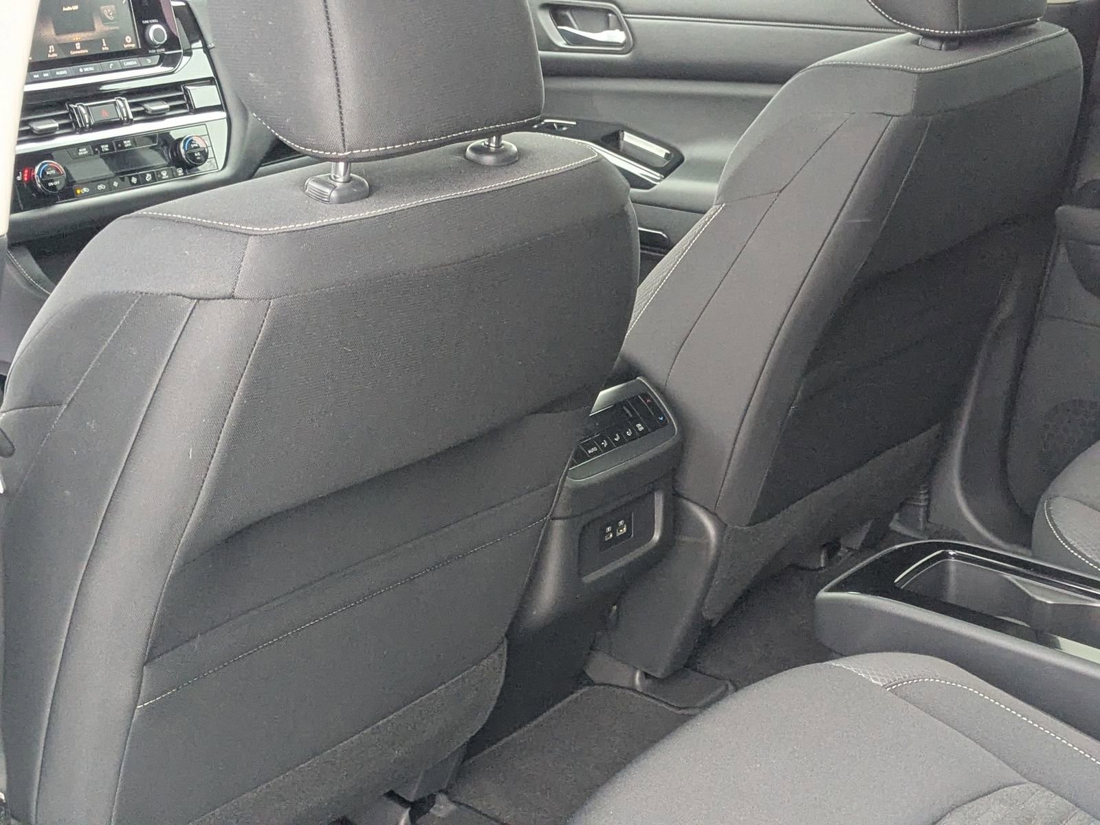 Used 2022 Nissan Pathfinder SV w/ SV Premium Package image 26