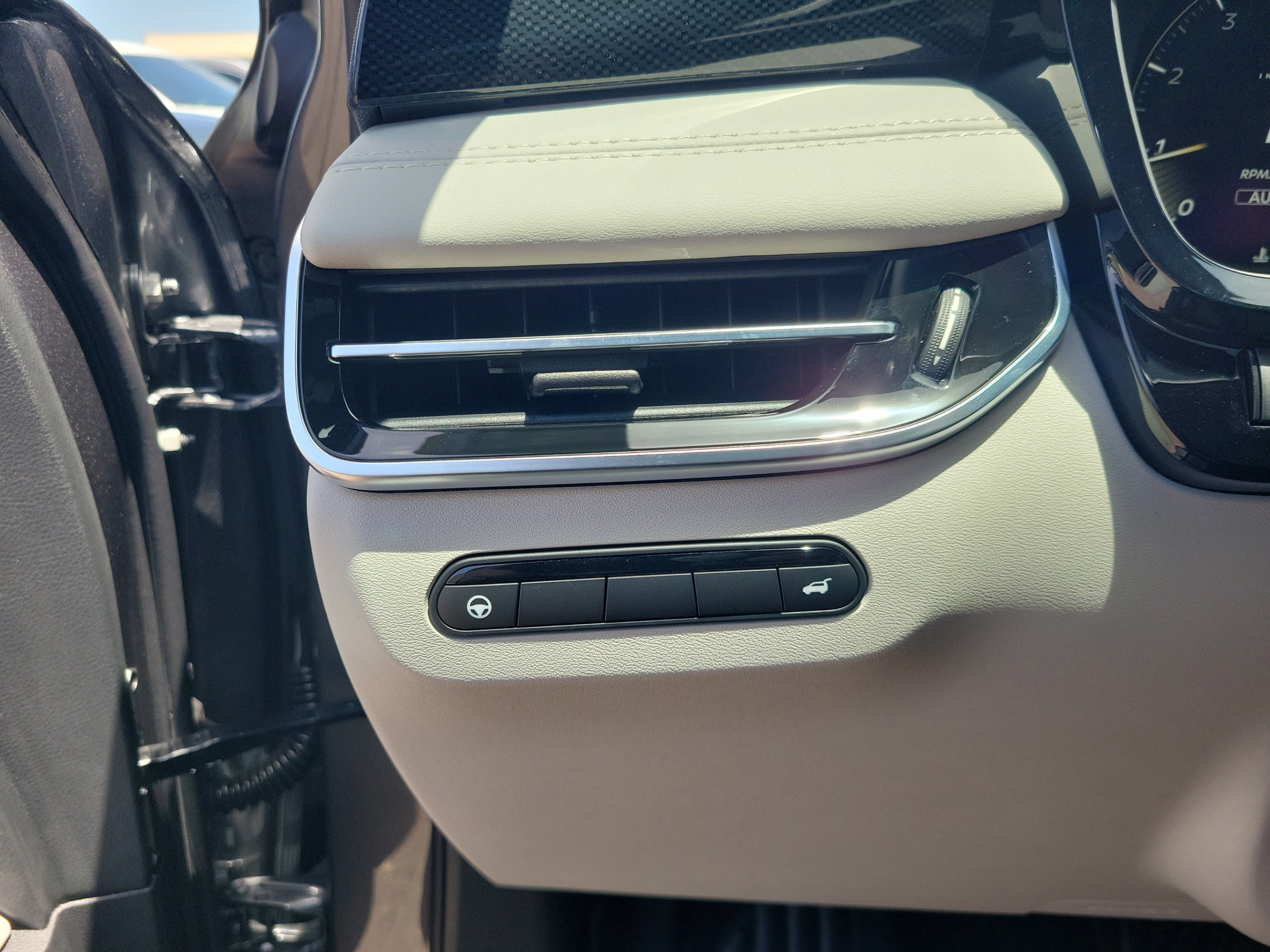 New 2027 INFINITI QX65 Sport w/ Cargo Package AWD/4WD image 21