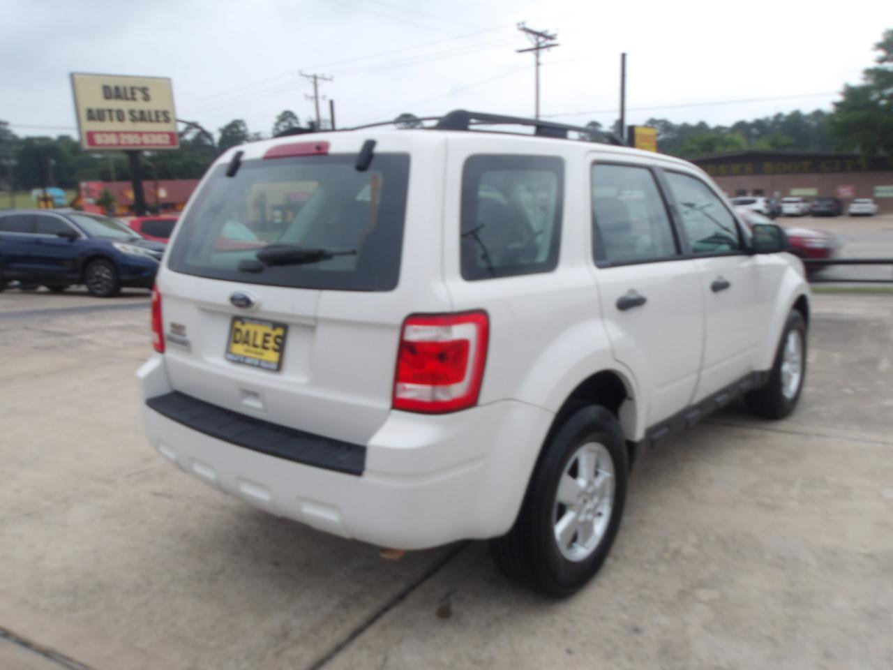Used 2011 Ford Escape XLS w/ 102A Rapid Spec Order Code FWD image 11