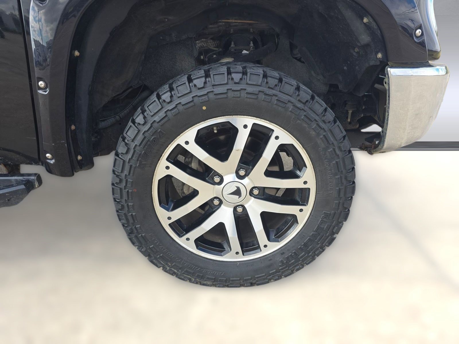 Used 2017 Toyota Tundra SR5 w/ SR5 Upgrade Package image 11