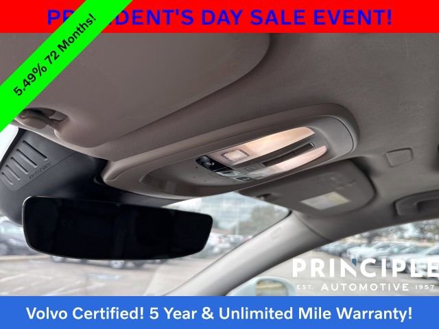 Certified 2022 Volvo XC60 B5 Momentum image 21