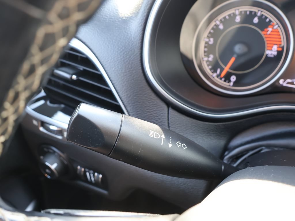 Used 2021 Jeep Cherokee Latitude Lux 80th Anniv w/ Quick Order Package 26U 80TH AWD/4WD image 15