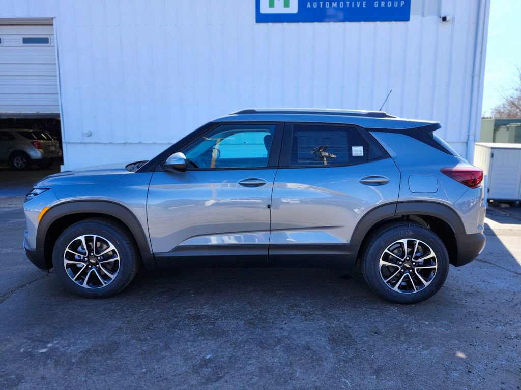 New 2026 Chevrolet TrailBlazer LT w/ Convenience Package FWD image 2