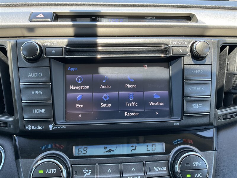 Used 2015 Toyota RAV4 Limited AWD/4WD image 22