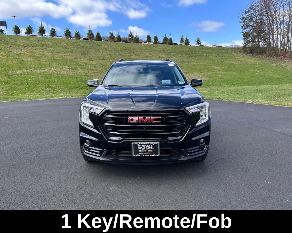 Certified 2022 GMC Terrain SLT w/ Infotainment Package II image 2