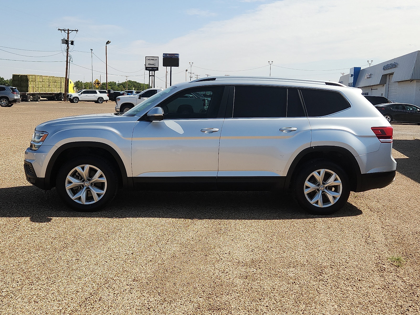 Used 2018 Volkswagen Atlas S FWD image 2