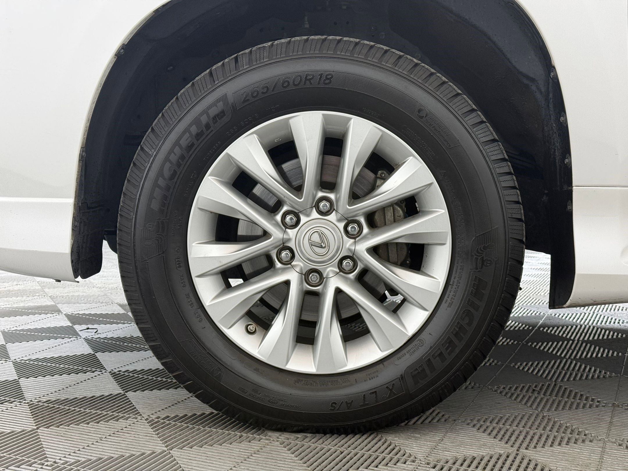 Used 2017 Lexus GX 460 image 11