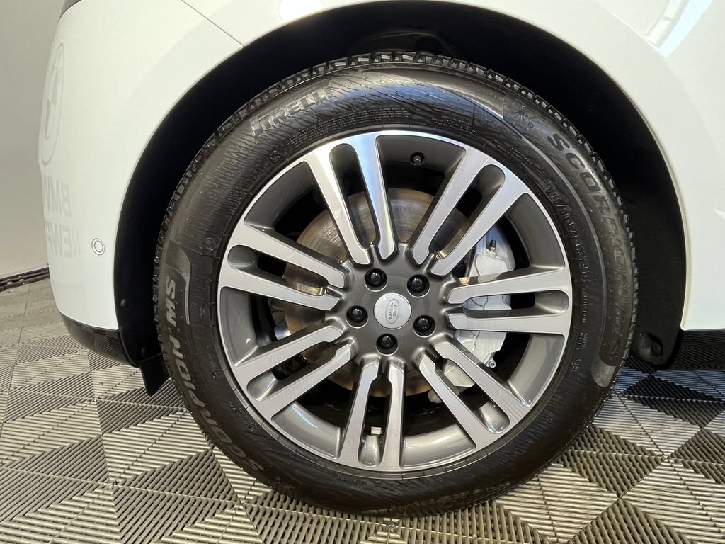 Used 2025 Land Rover Range Rover Long Wheelbase SE AWD/4WD image 14