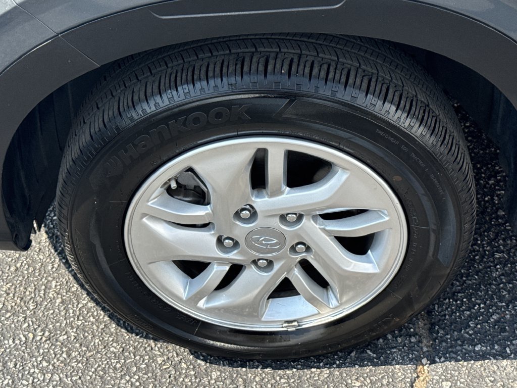 Used 2025 Hyundai Venue SE FWD image 11