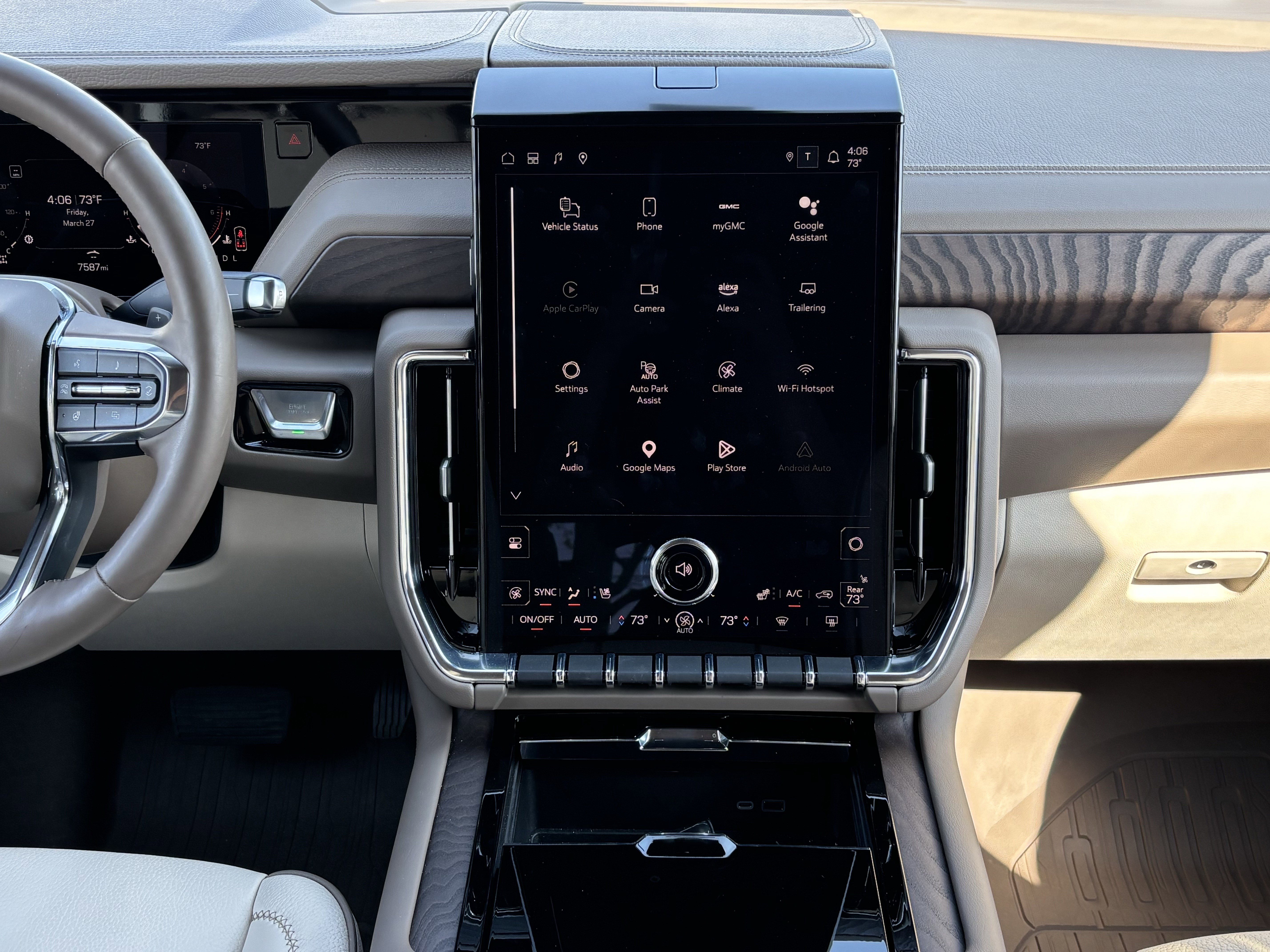 Used 2025 GMC Yukon Denali w/ LPO, Floor Liner Package image 31