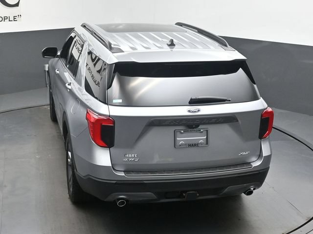 Used 2022 Ford Explorer XLT w/ Equipment Group 202A AWD/4WD image 60