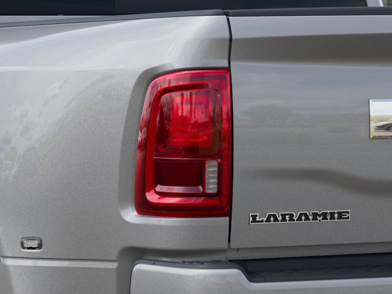 New 2026 RAM 3500 Laramie AWD/4WD image 9