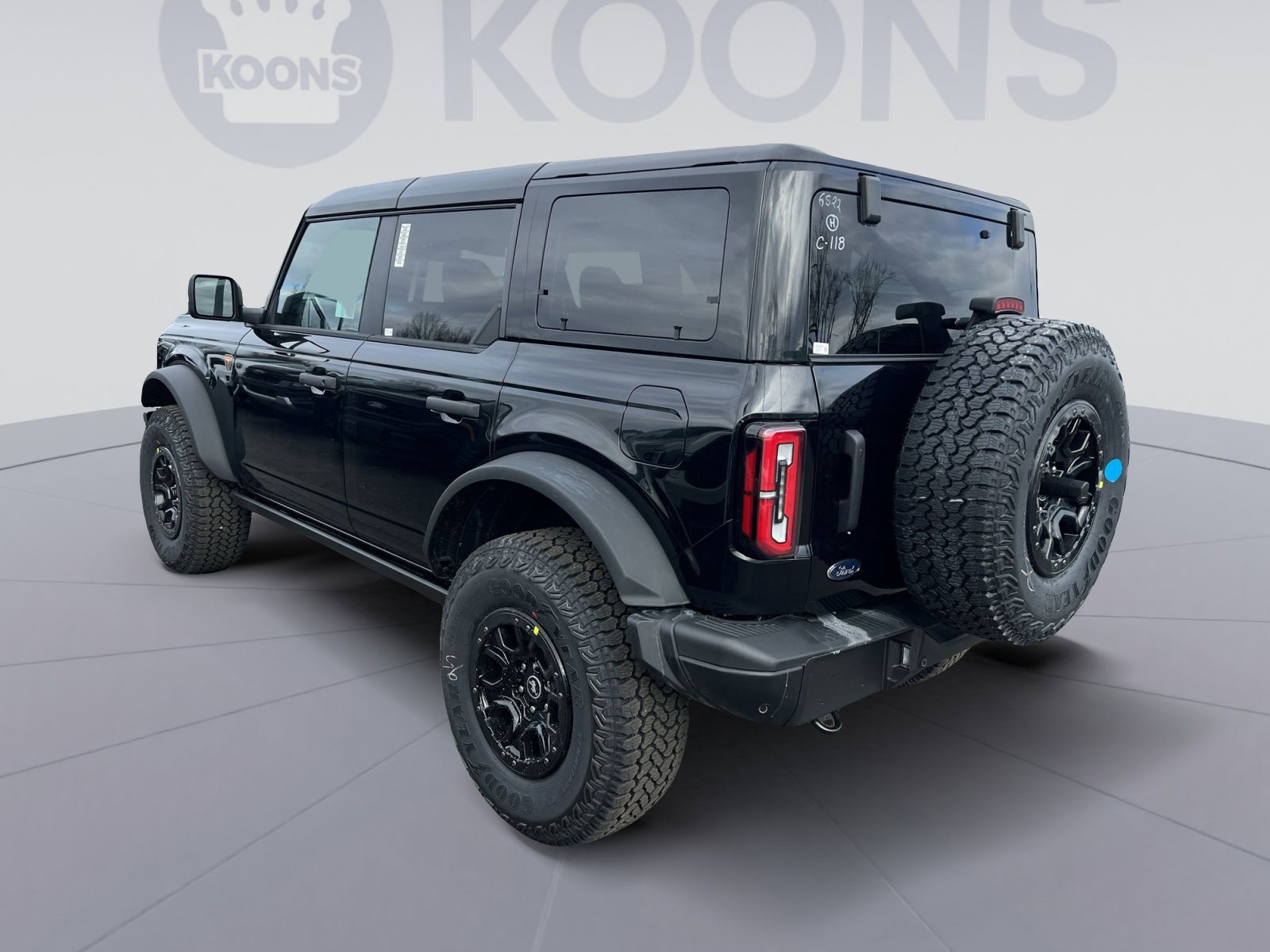 New 2025 Ford Bronco Badlands image 4
