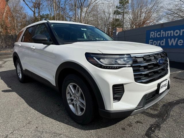 Used 2026 Ford Explorer Active AWD/4WD image 7