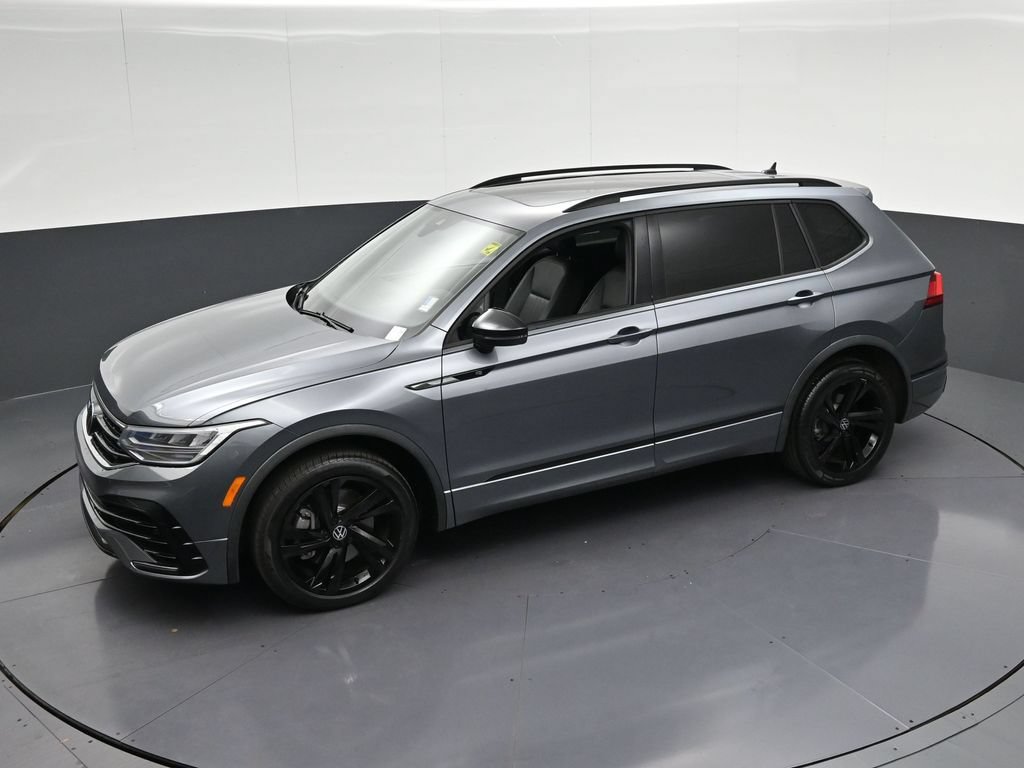 Used 2023 Volkswagen Tiguan SE R-Line FWD image 26