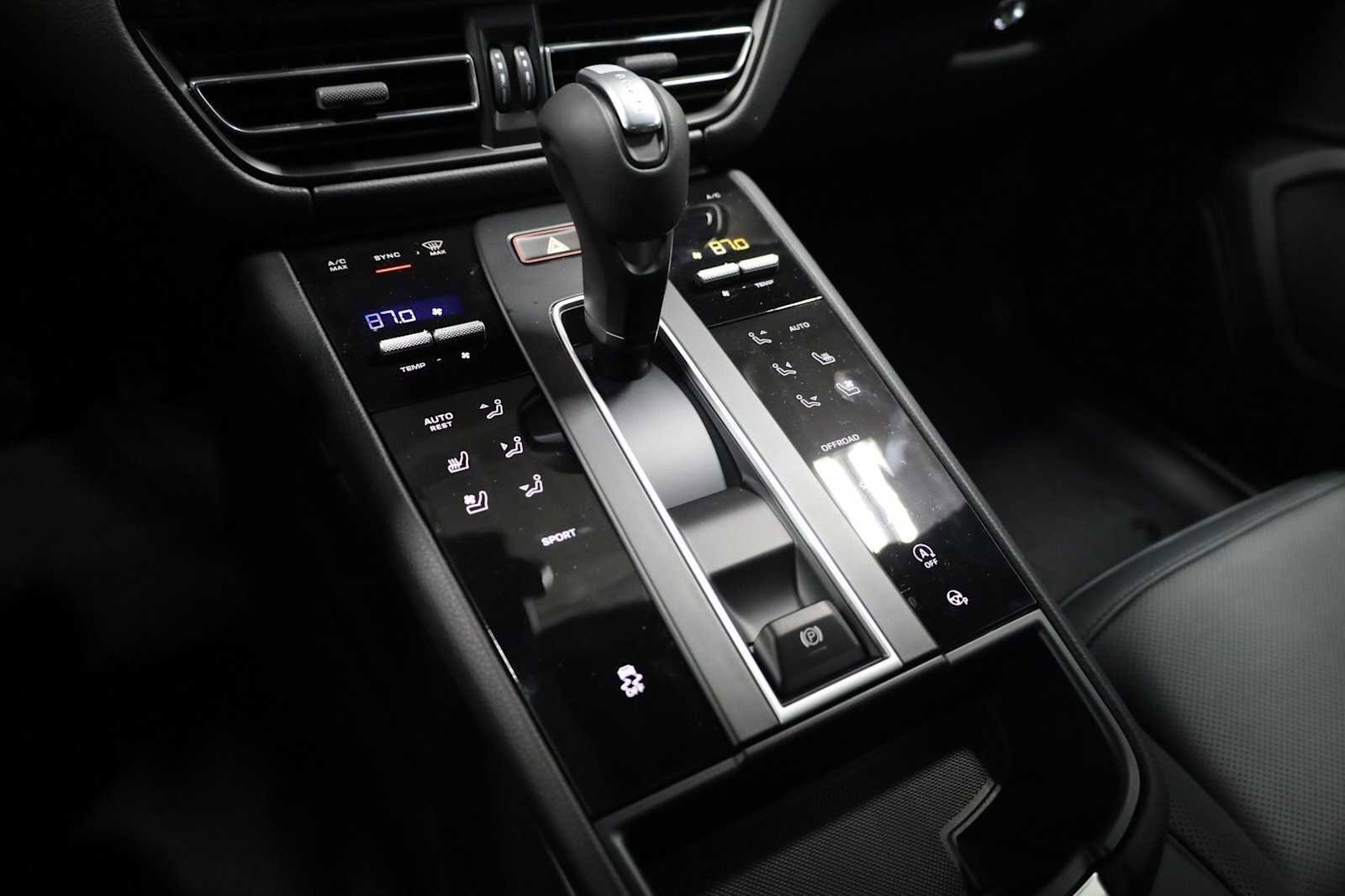 New 2026 Porsche Macan image 29