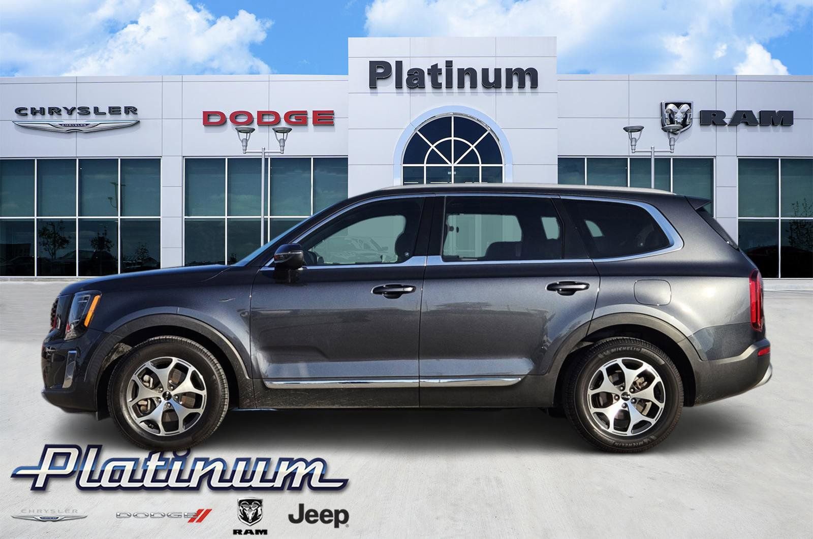 Used 2022 Kia Telluride EX AWD/4WD image 3