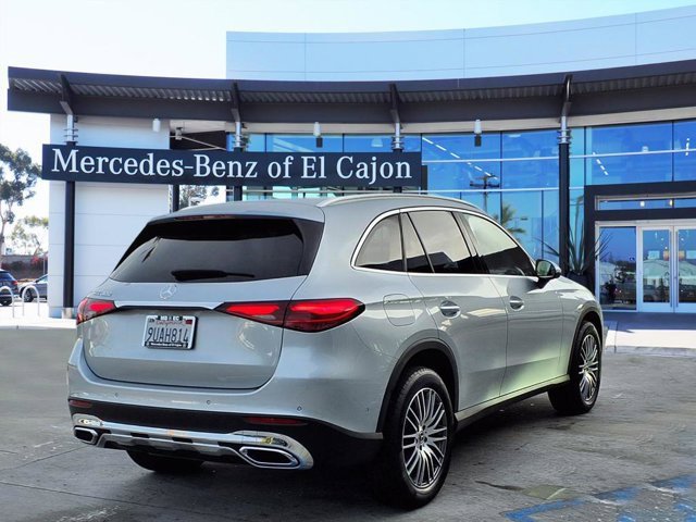 Used 2025 Mercedes-Benz GLC 300 image 3