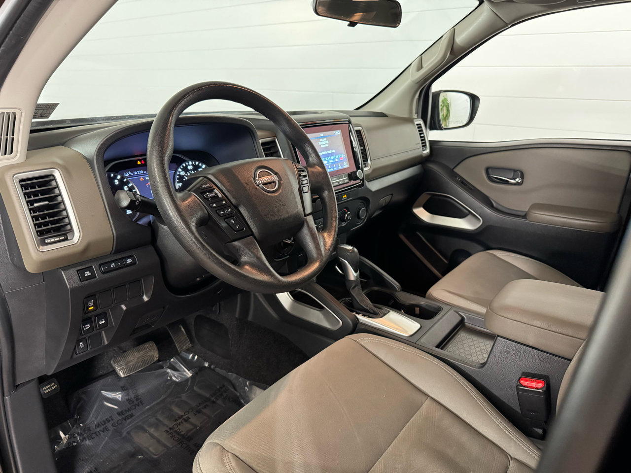Used 2022 Nissan Frontier SV w/ Technology Package image 11