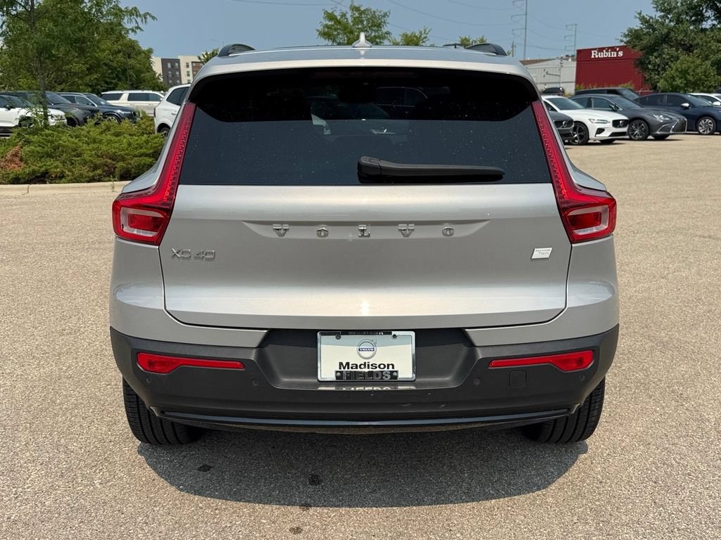 Certified 2023 Volvo XC40 Recharge Ultimate AWD/4WD image 3