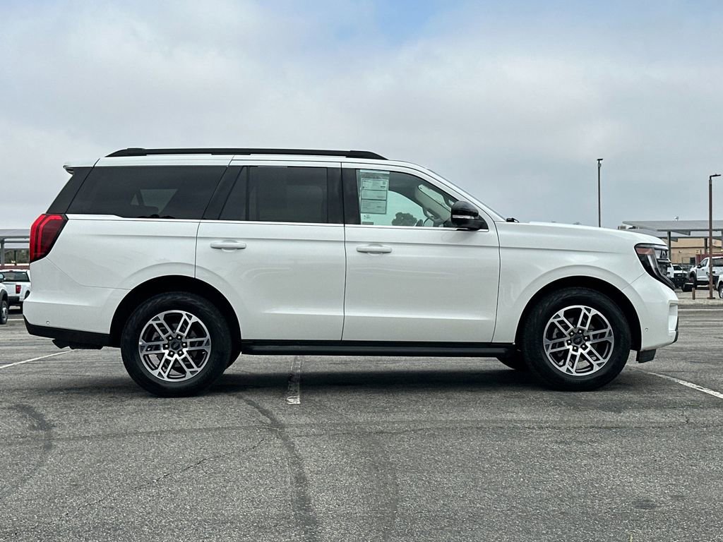 Certified 2025 Ford Expedition Active image 2