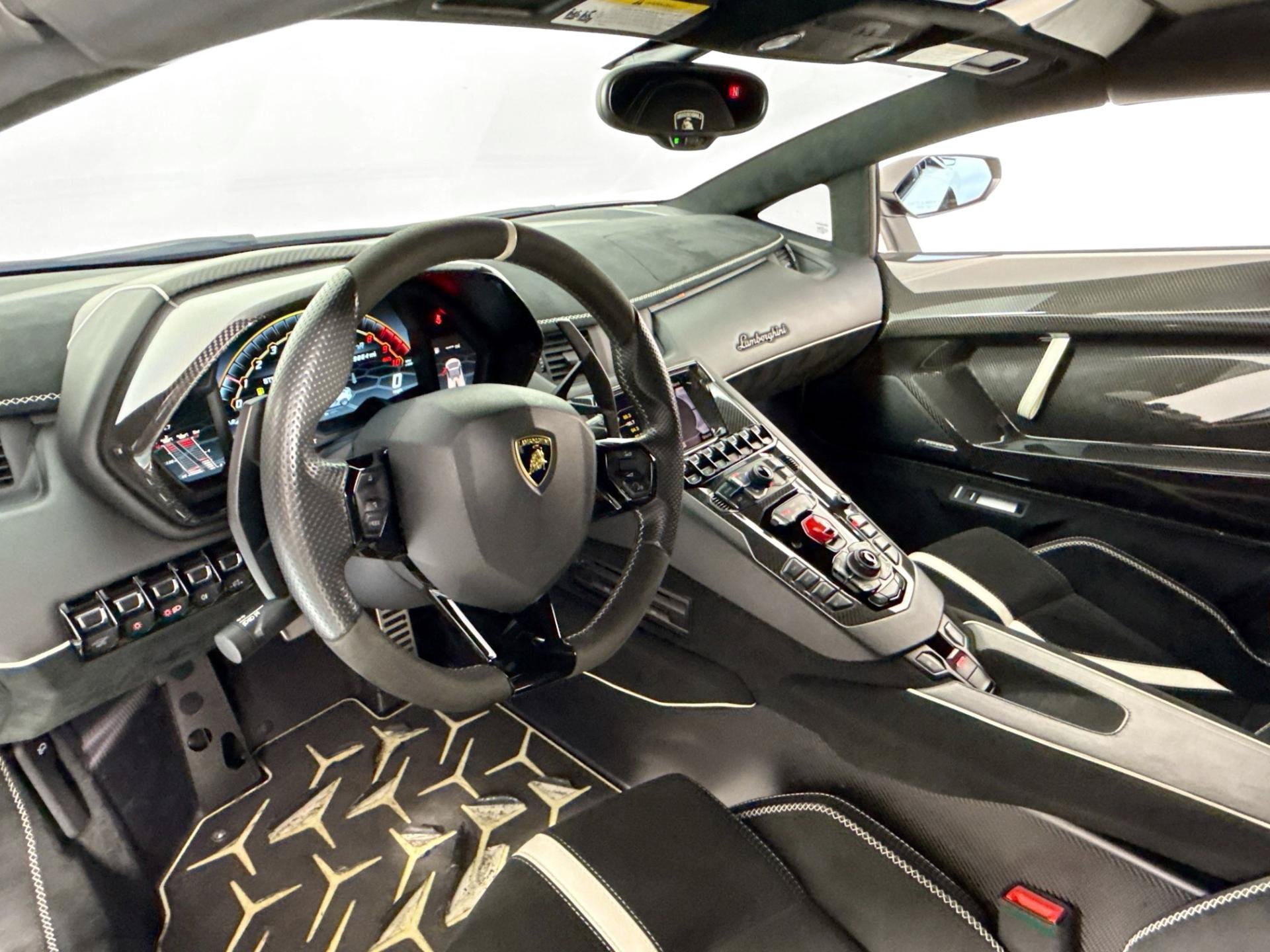 Used 2020 Lamborghini Aventador SVJ AWD/4WD image 29
