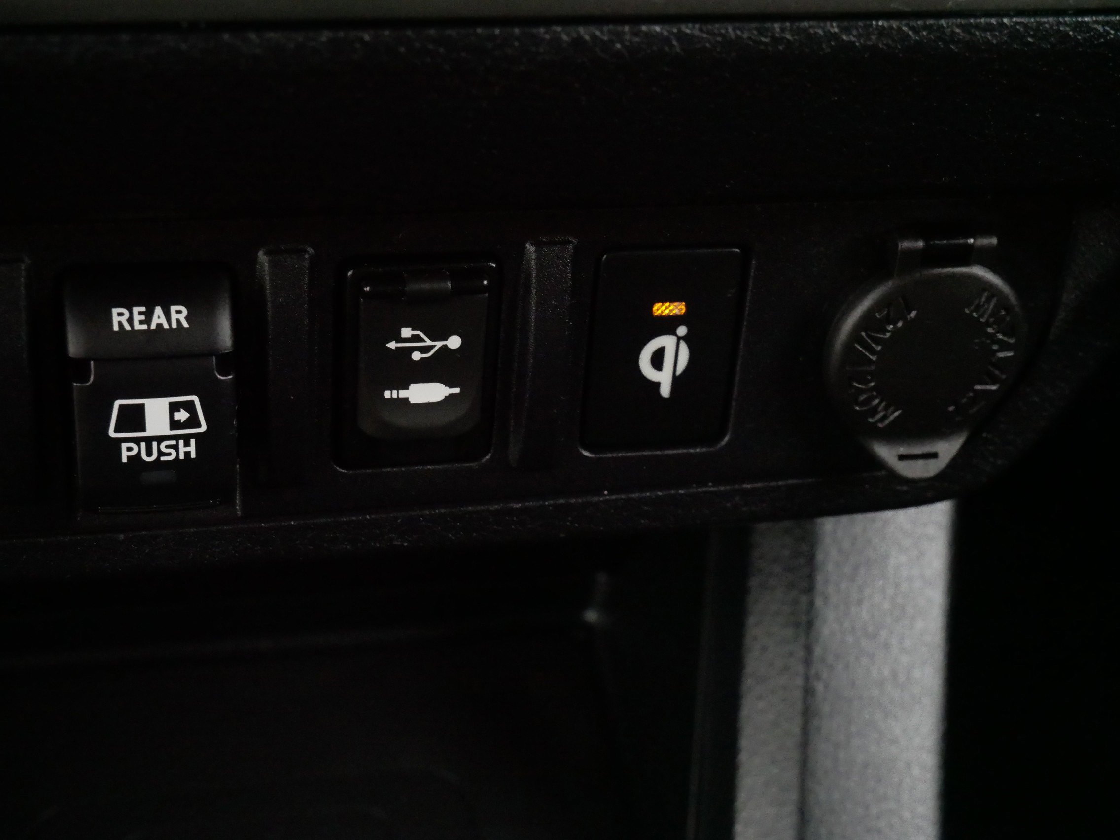 Used 2019 Toyota Tacoma Limited image 29