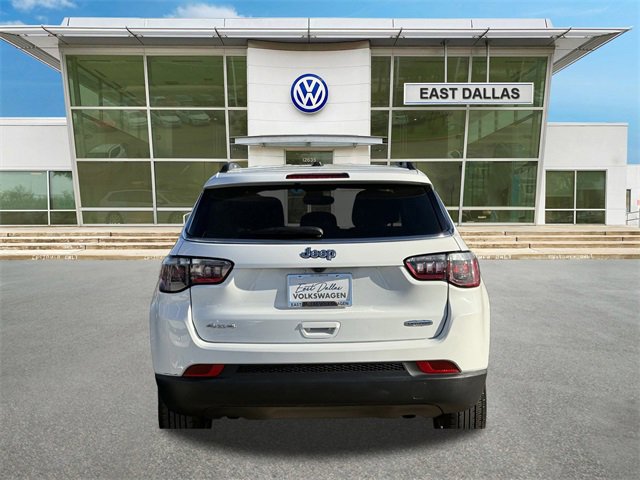 Used 2024 Jeep Compass Latitude image 4