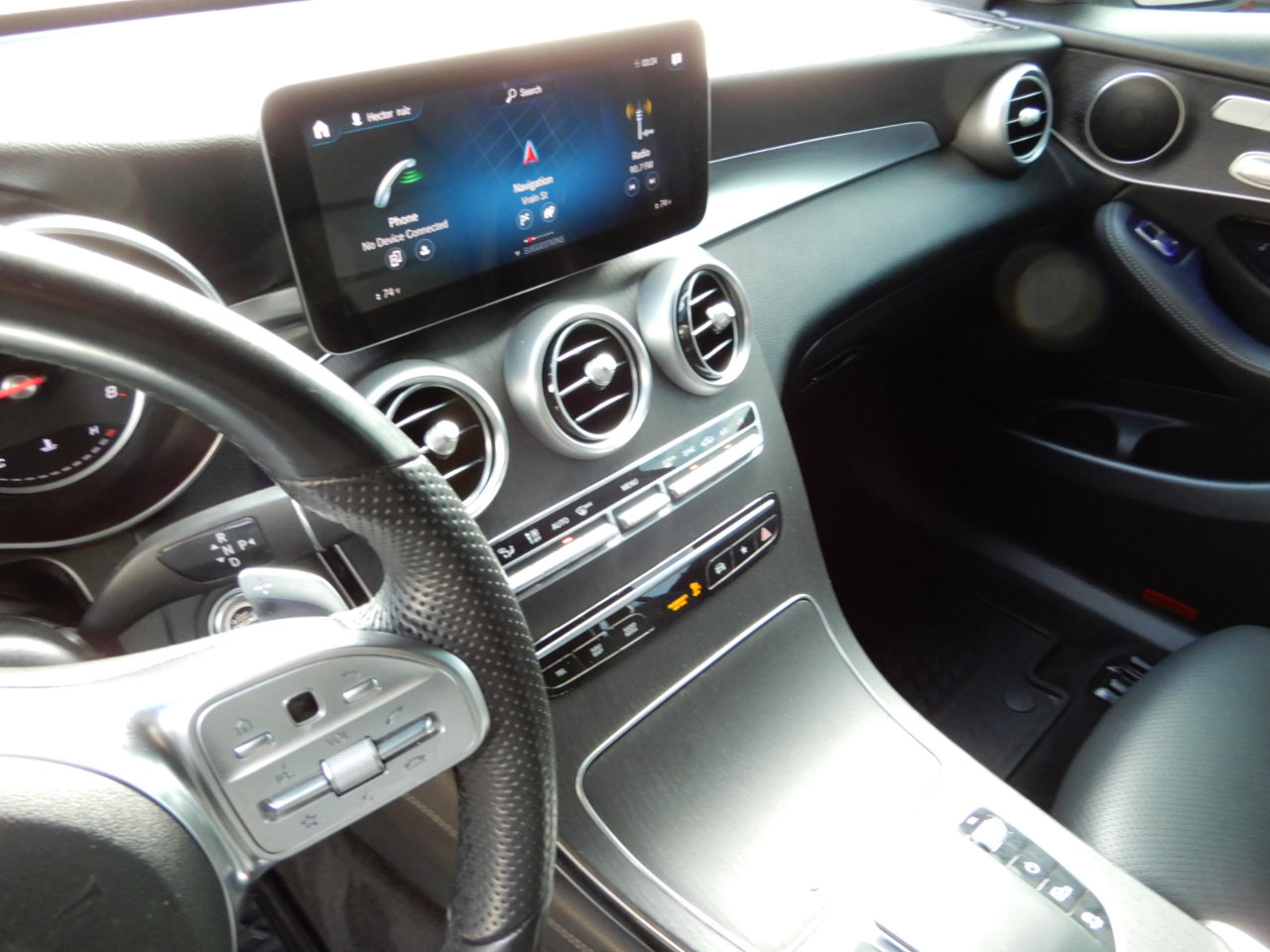 Used 2021 Mercedes-Benz GLC 300 4MATIC image 16