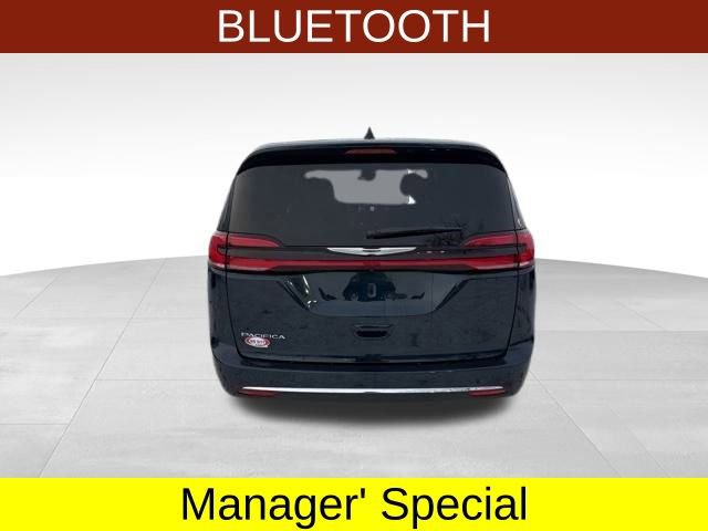 Used 2024 Chrysler Pacifica Touring image 6