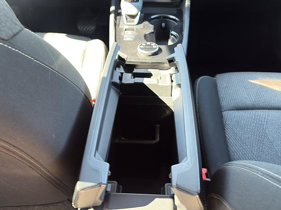 Certified 2025 Nissan Rogue SV AWD/4WD image 34