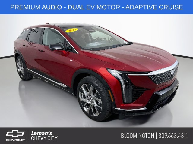 Used 2025 Cadillac Optiq Luxury 1