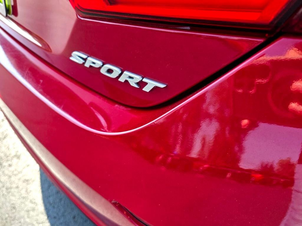 Used 2018 Honda Accord Sport image 8