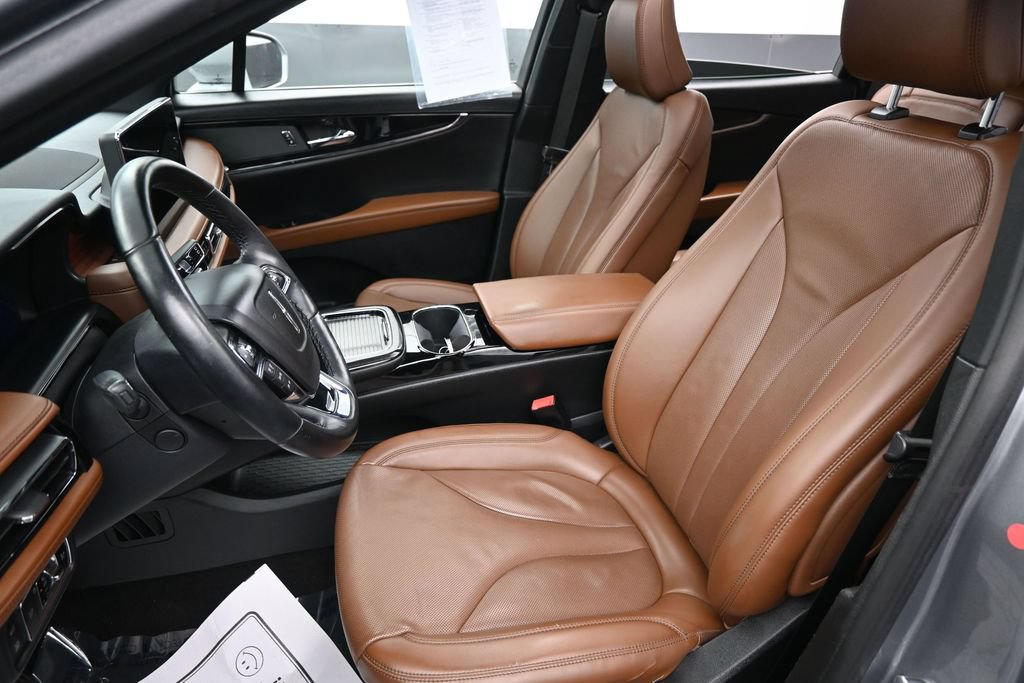 Used 2023 Lincoln Nautilus Reserve w/ Cargo Utility Package AWD/4WD image 28