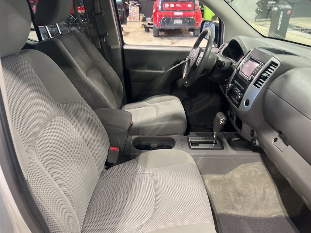 Certified 2018 Nissan Frontier SV image 18