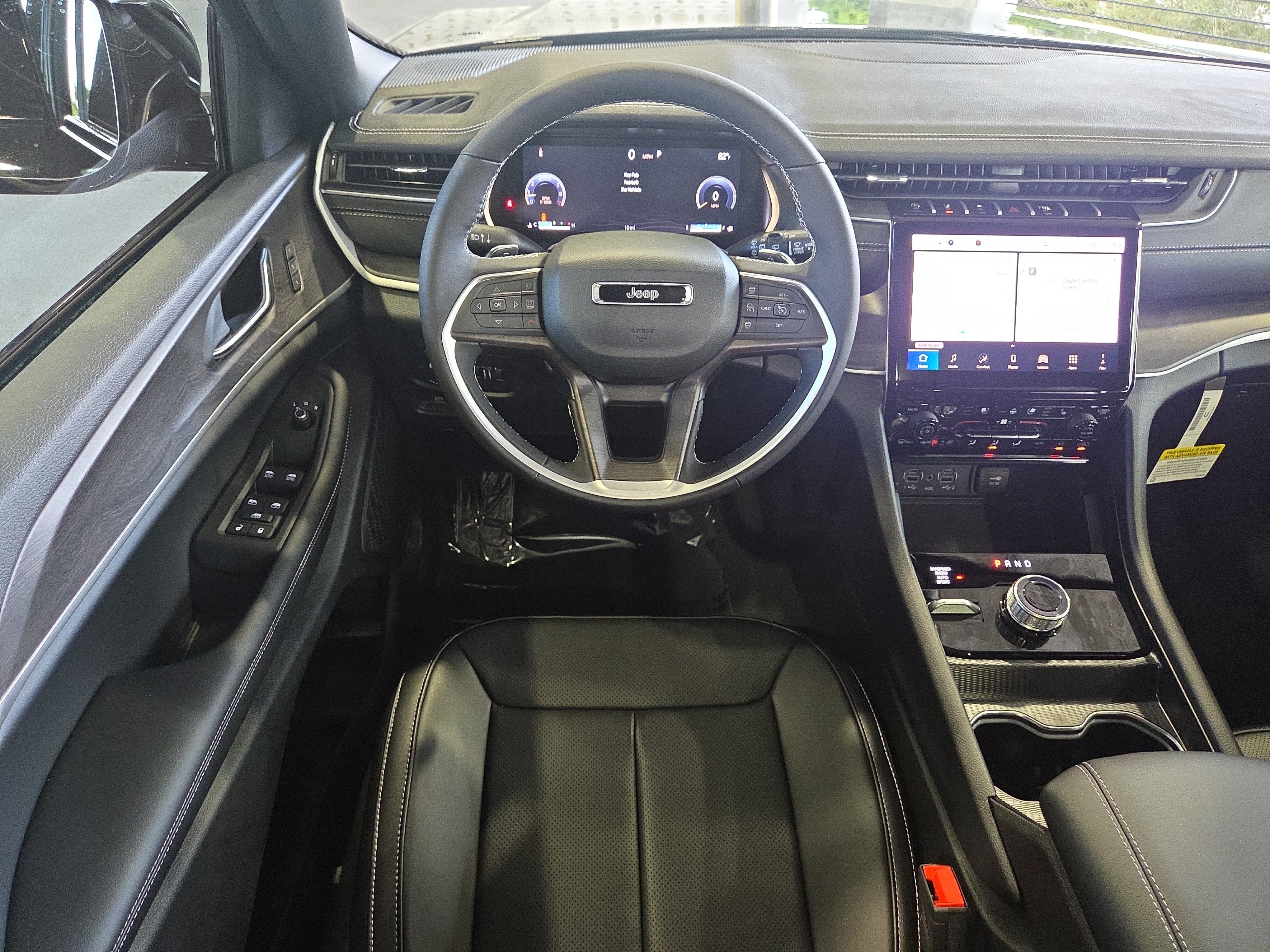 New 2025 Jeep Grand Cherokee Limited w/ Luxury Tech Group II AWD/4WD image 17