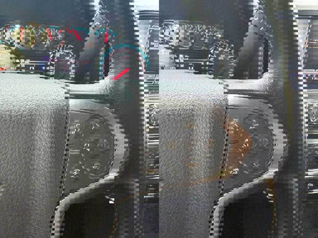 Used 2018 Chevrolet Silverado 1500 LT w/ Midnight Edition image 19