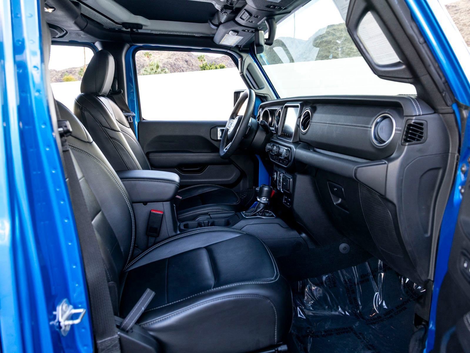 Used 2023 Jeep Wrangler Unlimited Sahara image 27