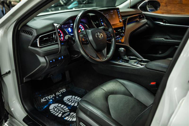 Used 2022 Toyota Camry XSE image 8